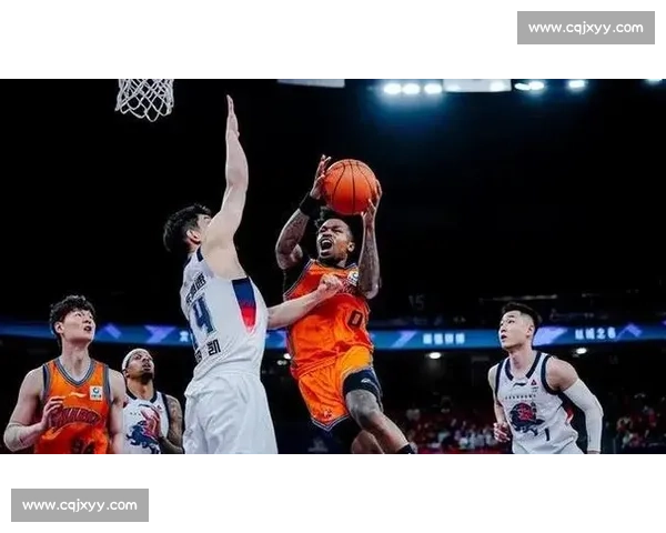 山东对决江苏：激烈鏖战背后的战术博弈与球员表现解析